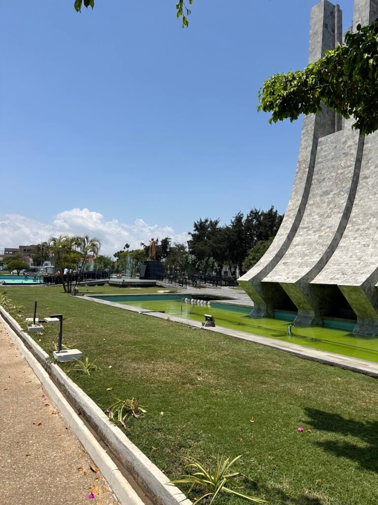 Accra city tour visiting Kwame Nkrumah Memorial Park and Independence Square – photo 60