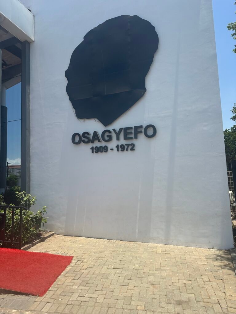 Accra city tour visiting Kwame Nkrumah Memorial Park and Independence Square – photo 73